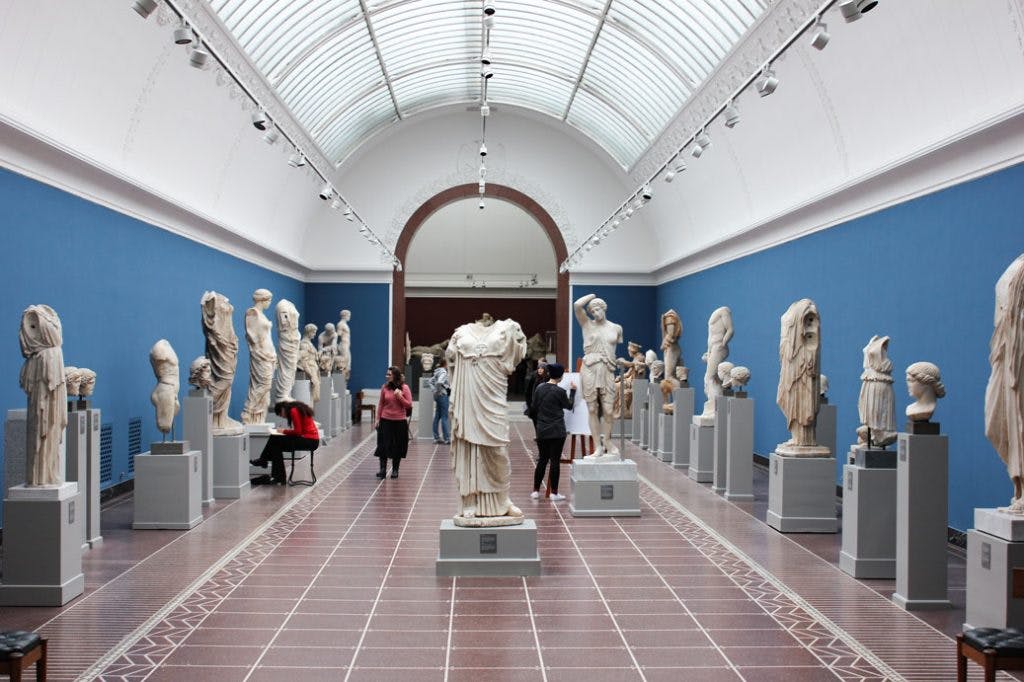 Statue gallery